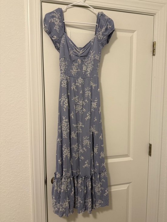 Altar'd State Dresses & Skirts - Altar'd State Periwinkle Floral Maxi Dress with Puff Sleeves